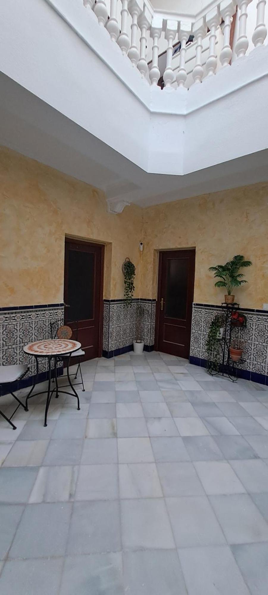 Patio Andalusi Junto A La Vina Apartment Кадис Екстериор снимка