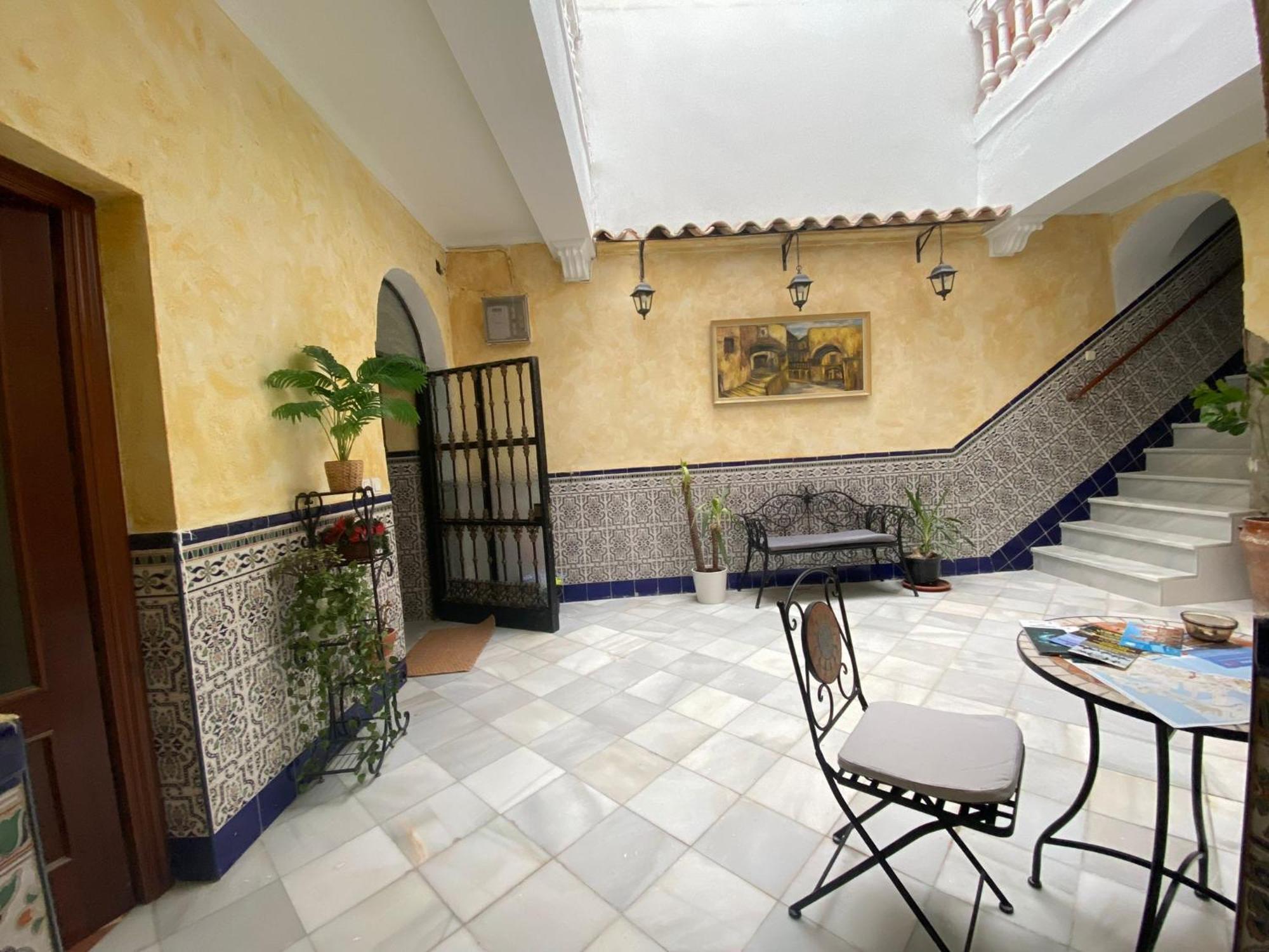 Patio Andalusi Junto A La Vina Apartment Кадис Екстериор снимка